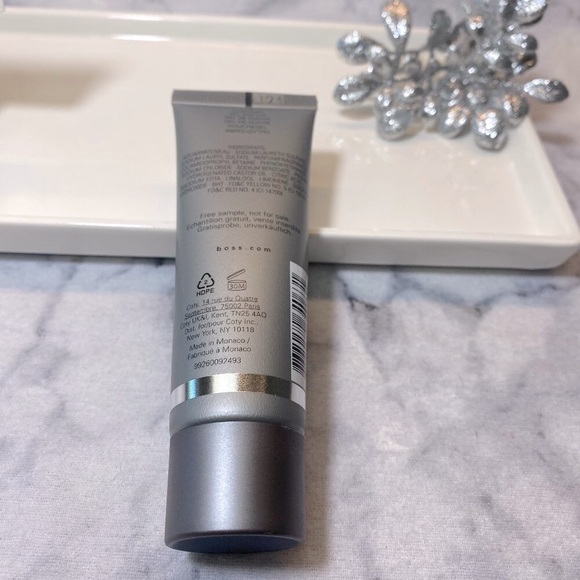 Hugo Boss Bottled Shower Gel, Woody, Apple, NEW - Travel Size 1.6 oz. 50 ml - Picture 4 of 8